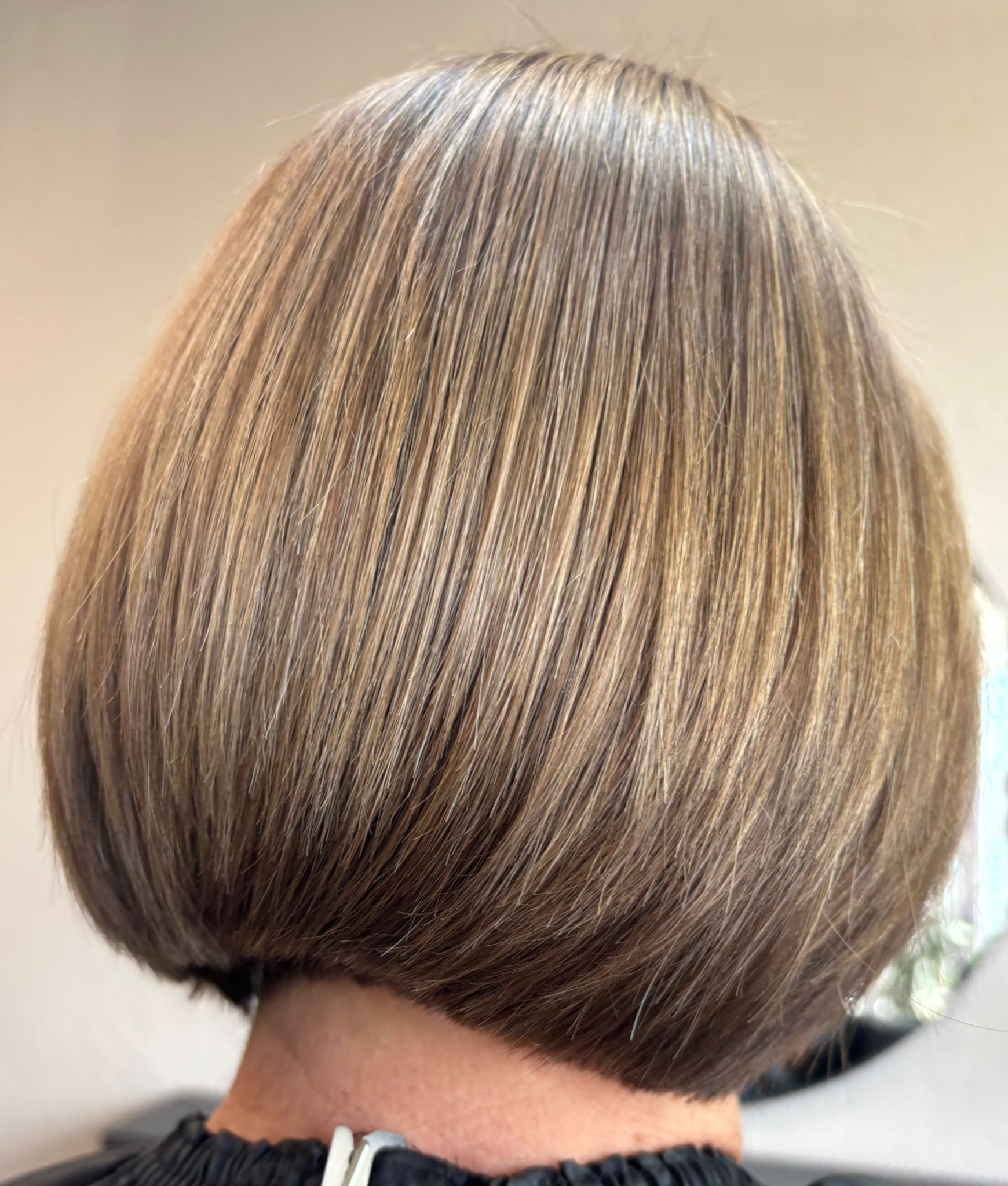 Blonder Bob mit Highlights
