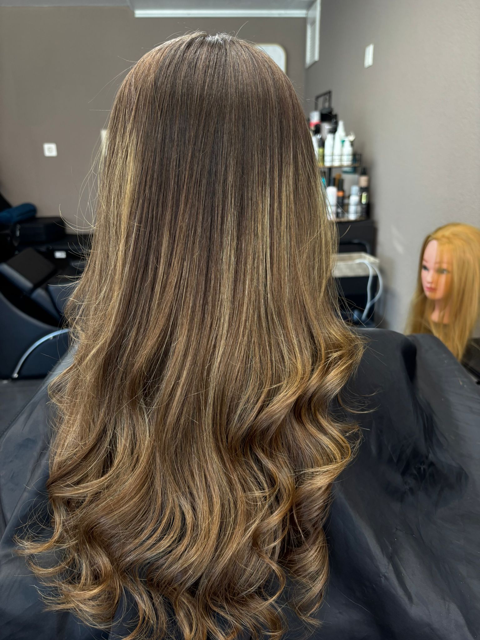 Braunes Haar mit Highlights
