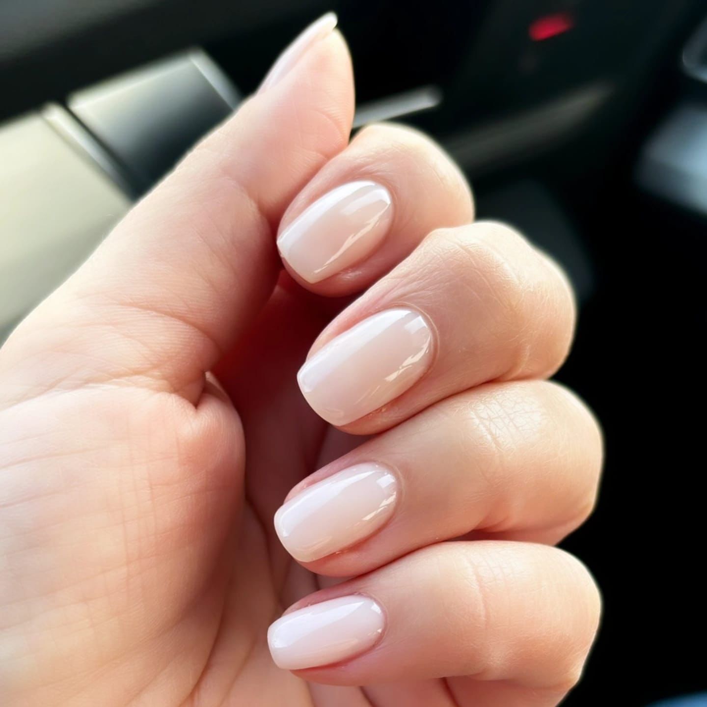 Nude-rosa Maniküre